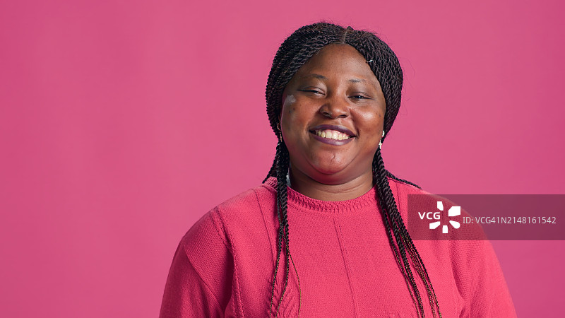 年长的非裔美国女人肖像图片素材