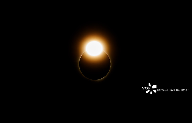 日食期间的钻石环效应图片素材