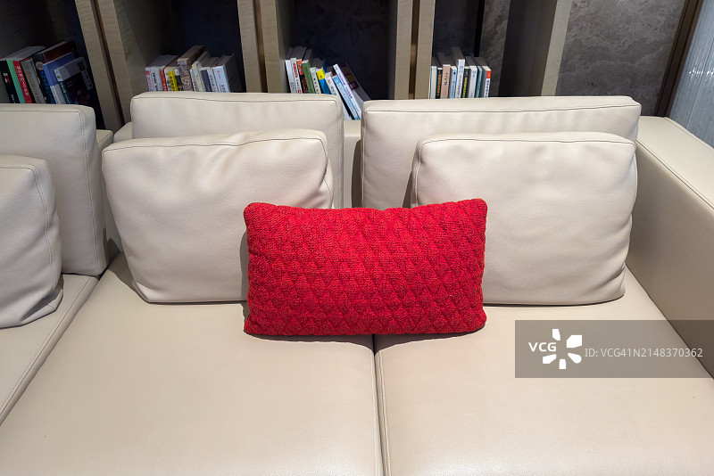 带枕头的沙发图片素材