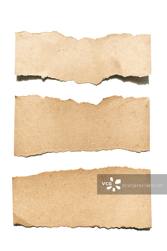 白色背景上具有纹理边缘的撕裂纸条图片素材