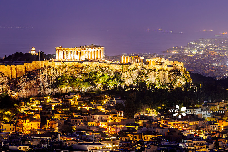 夜间照明的雅典卫城和帕特农神庙，航拍，希腊图片素材