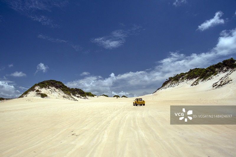 热内帕布沙丘的越野车之旅，巴西，北里奥格兰德州，纳塔尔图片素材