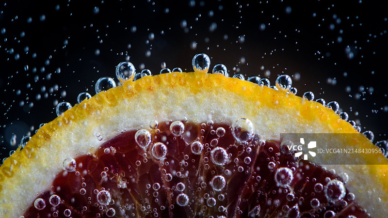 黑色背景下的水果特写，加拿大图片素材