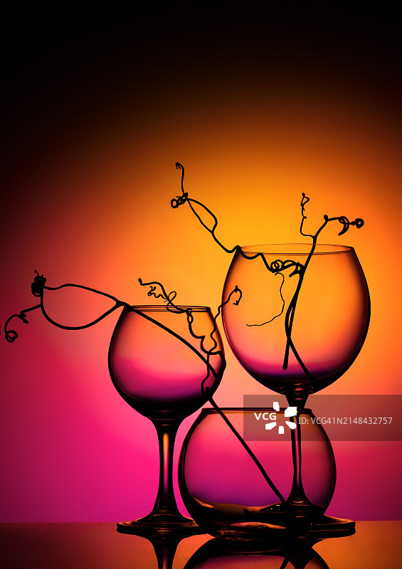 桌上眼镜特写，爱沙尼亚图片素材