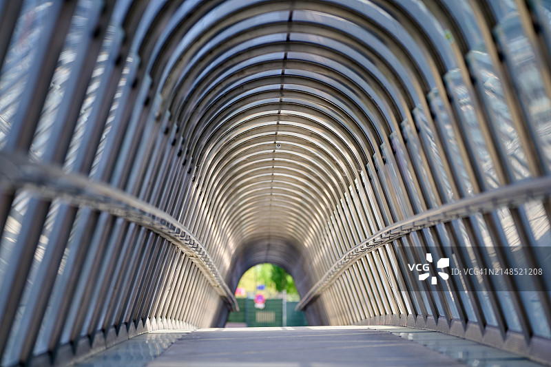 隧道尽头的光图片素材