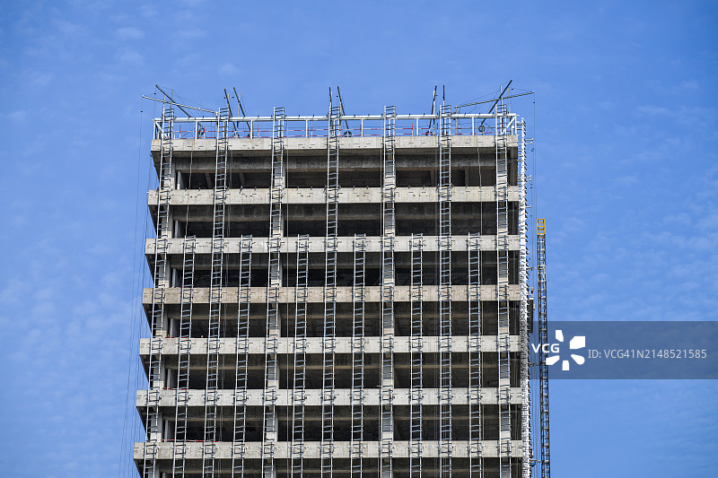 现代城市中的高层建筑工地图片素材