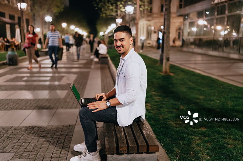 城市街角会议图片素材