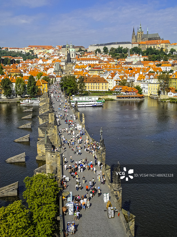 查理四世桥与布拉格小城区图片素材