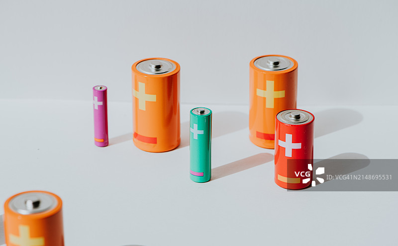 各种尺寸电池的概念图图片素材
