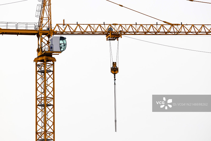 大型黄色仙鹤剪纸图片素材