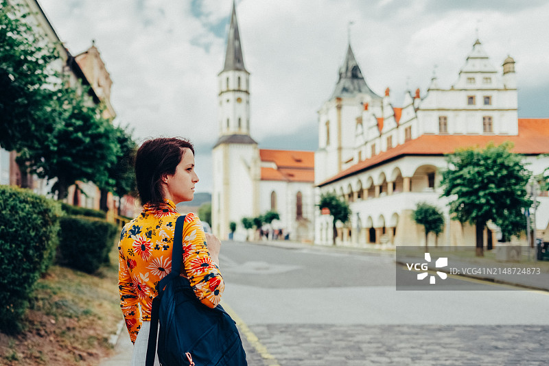 独自旅行者探索欧洲图片素材