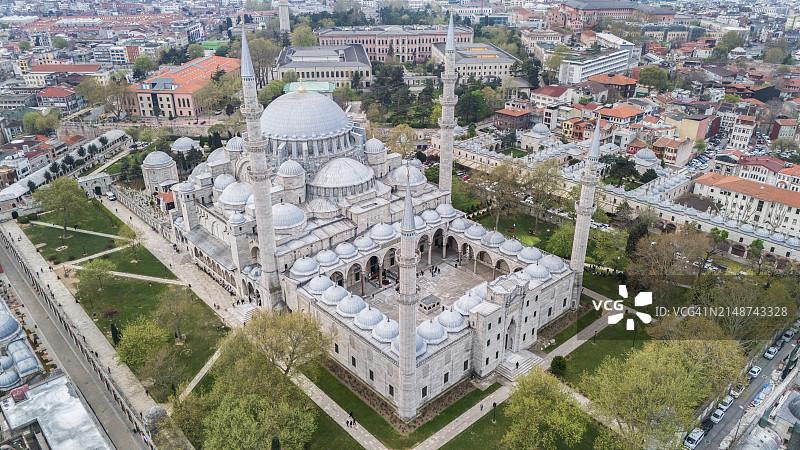 土耳其伊斯坦布尔苏莱曼尼耶清真寺日出及博斯普鲁斯海峡鸟瞰图图片素材