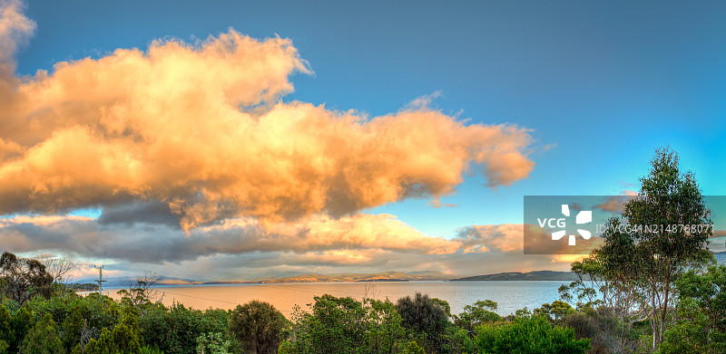 布鲁尼岛日落图片素材