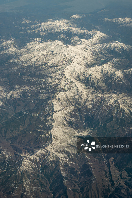 飞机航拍日本岐阜县和石川县的白山雪山图片素材