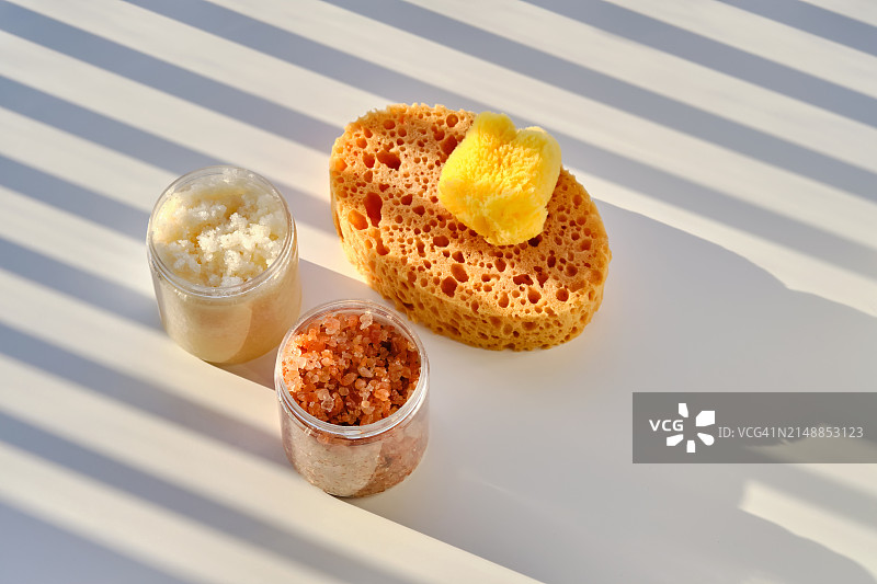 磨砂和天然海绵的构图图片素材