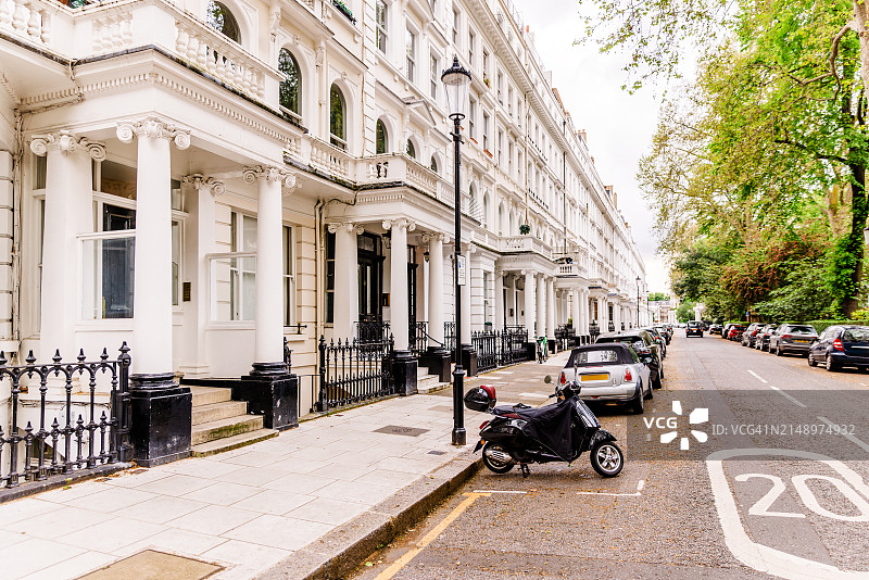 英国伦敦肯辛顿和切尔西的豪华联排别墅图片素材