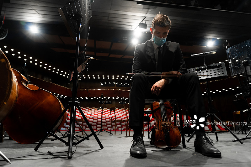 艺术家需要的不仅仅是掌声和赞赏图片素材