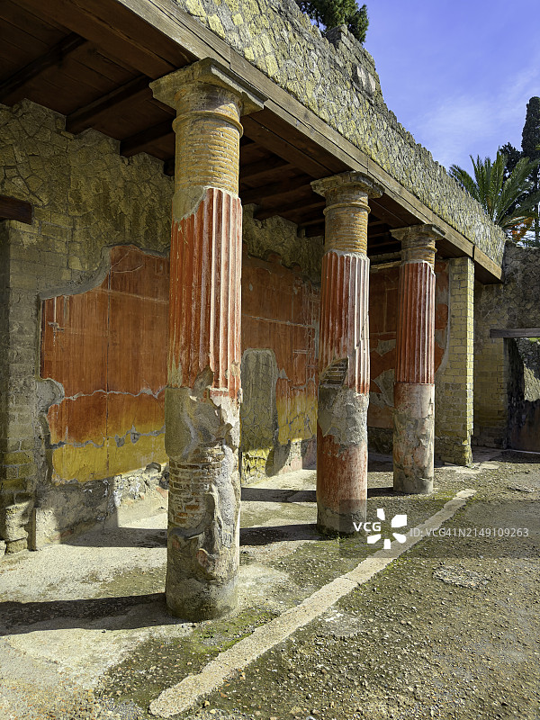 赫库兰尼姆，忒勒福斯救济院的柱子图片素材