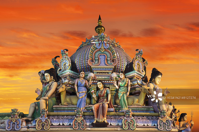新加坡印度教寺庙日落景观图片素材