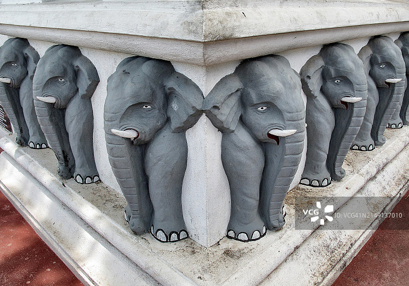 雕刻大象的角落图片素材