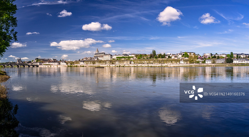 法国卢瓦尔河谷布卢瓦的城市风光图片素材