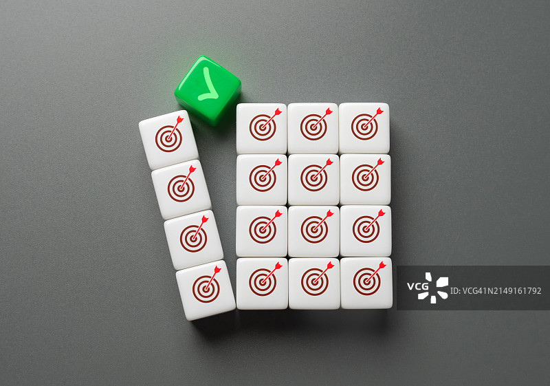 桌上的骰子特写图片素材