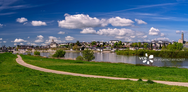 法国卢瓦尔河谷布卢瓦的城市风光图片素材