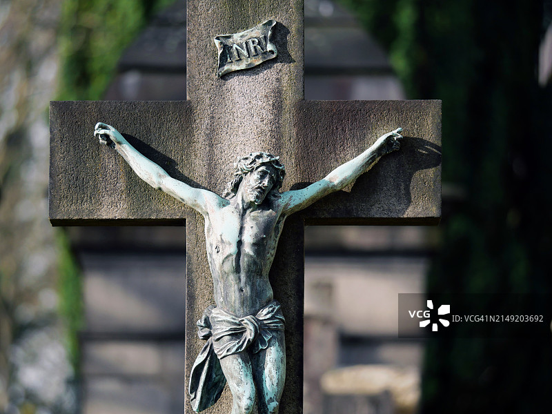 耶稣受难青铜雕像特写图片素材