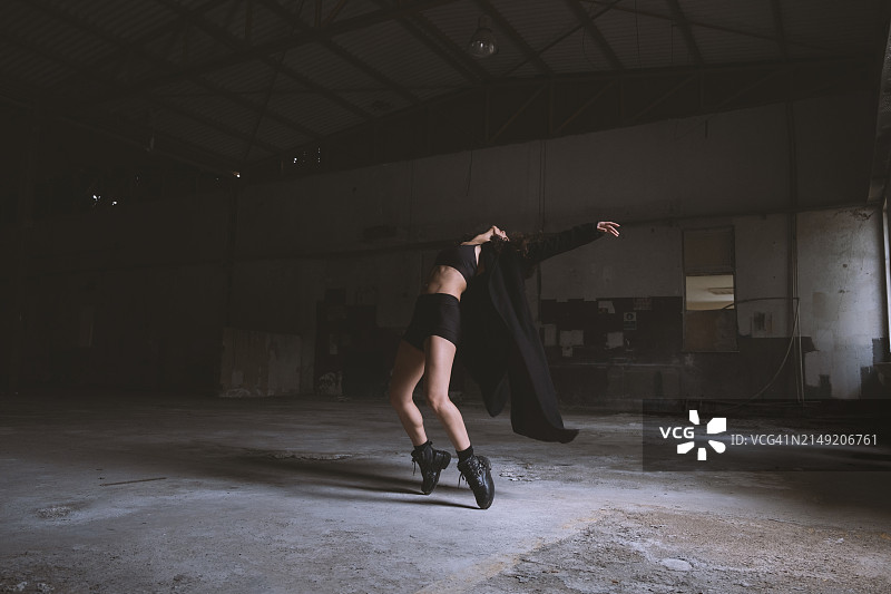 自由舞动图片素材