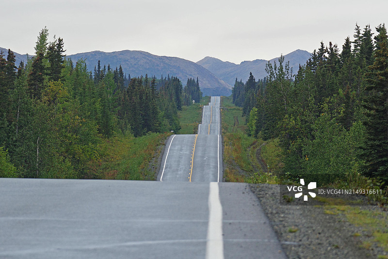 通往阿拉斯加铜矿中心的平坦道路（美国，北美洲）图片素材