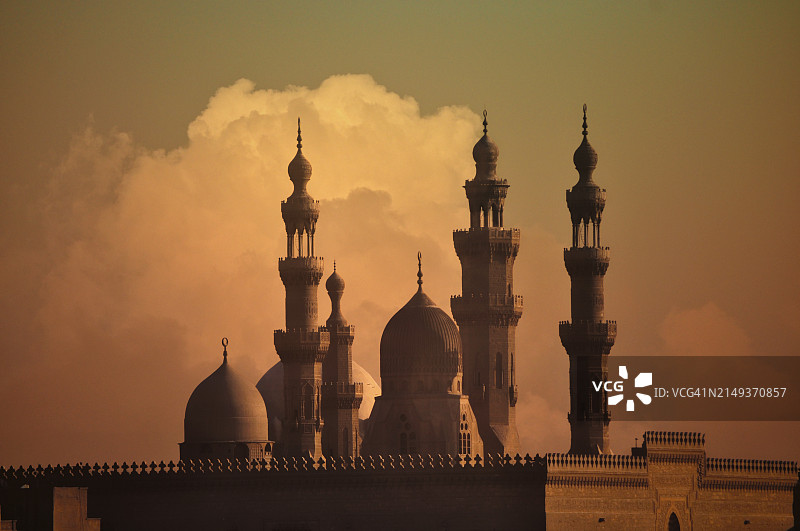 开罗老城的苏丹哈桑和里法伊清真寺图片素材