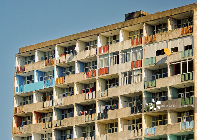 住宅区中的公寓楼图片素材