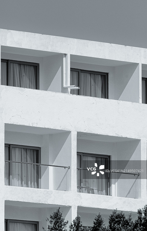 住宅区中的公寓楼图片素材