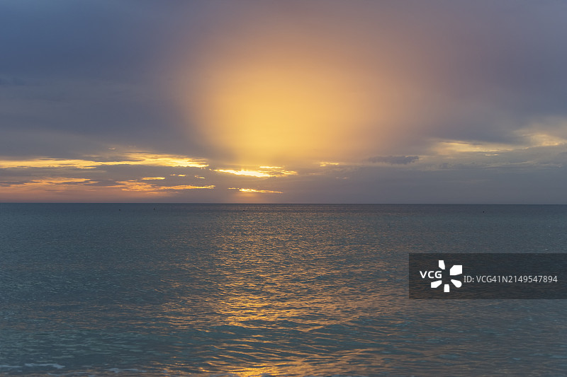 佛罗里达州安娜玛丽亚岛日落时的金色光芒图片素材