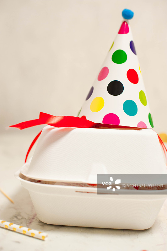奶油蛋糕，生日帽图片素材