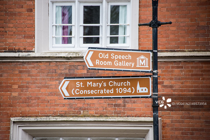 旧演讲厅画廊和圣玛丽教堂指示牌图片素材