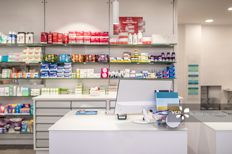 药房里摆放着药品的架子图片素材
