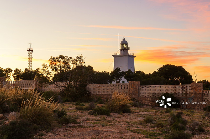 日落时分的圣波拉灯塔（西班牙）图片素材