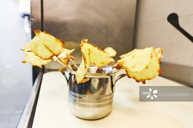 玻璃罐里的炸薯条图片素材