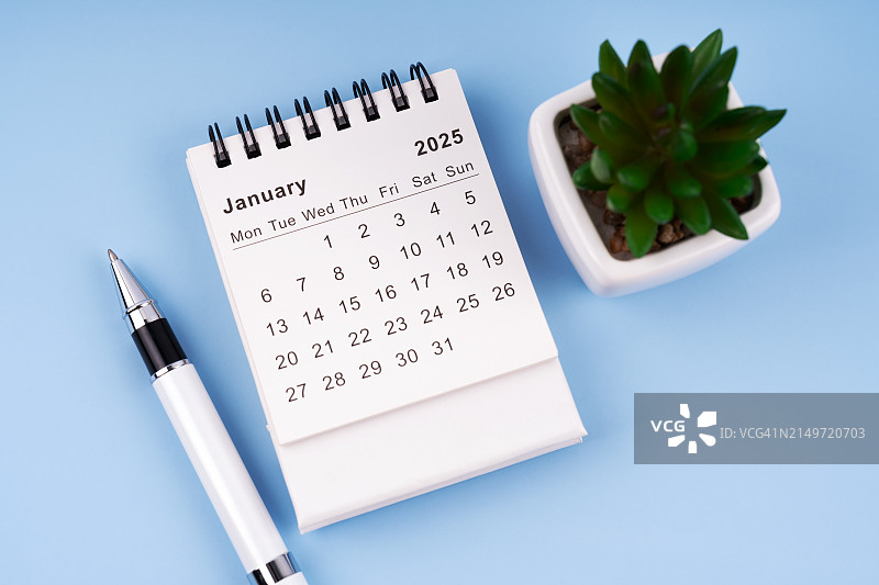 2025年1月日历的俯视图图片素材