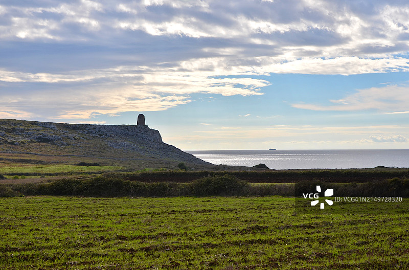 大海对着天空的美景图片素材