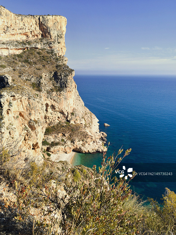 大海对着天空的美景图片素材