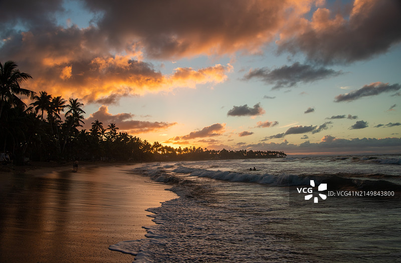 美丽海滩的日落图片素材