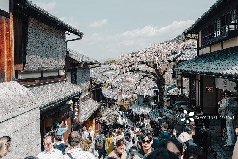日本京都东山历史区春景图片素材