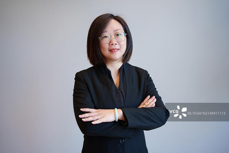 商务女人上半身照片图片素材