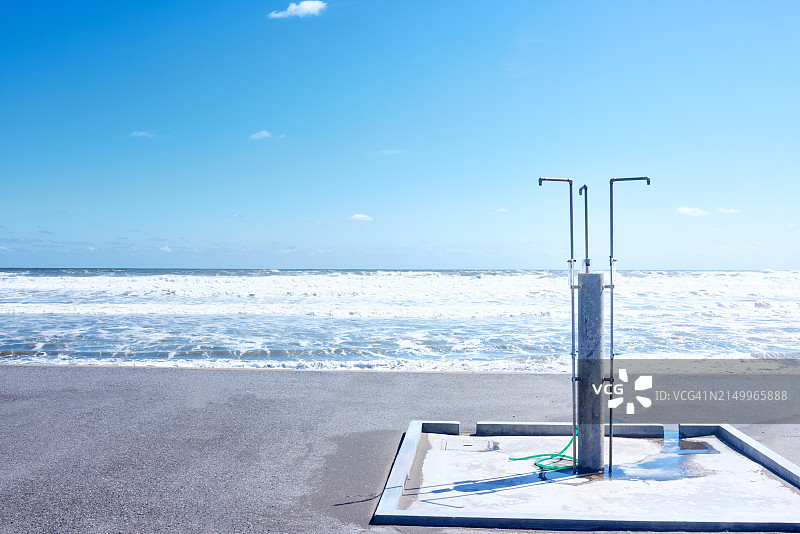 海滩上的淋浴图片素材