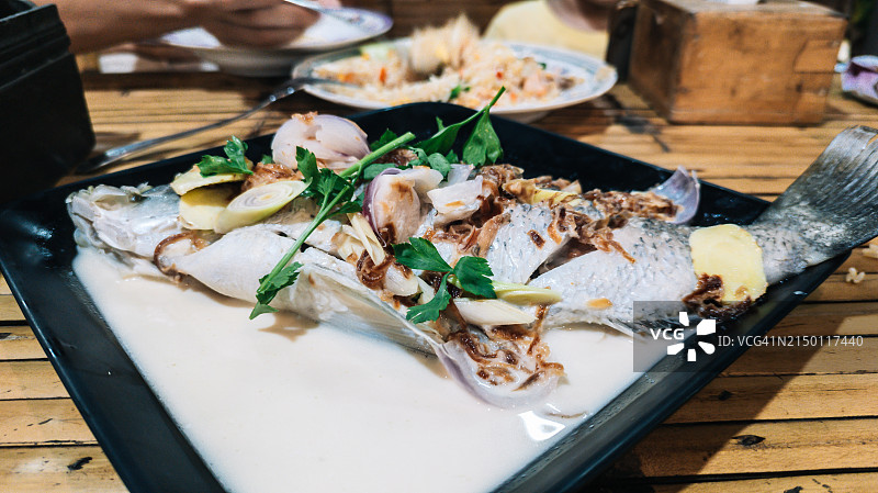 椰汁蔬菜鱼图片素材