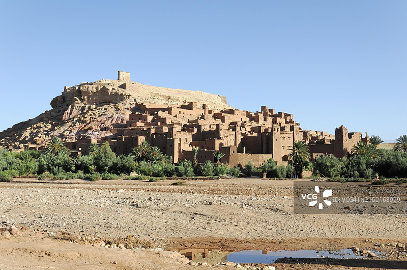 非洲摩洛哥南部高阿特拉斯山脉，艾本哈杜筑垒式泥土建筑图片素材