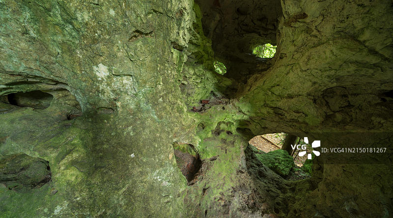 德国巴伐利亚州格斯魏因施泰因多层洞穴地质景观图片素材