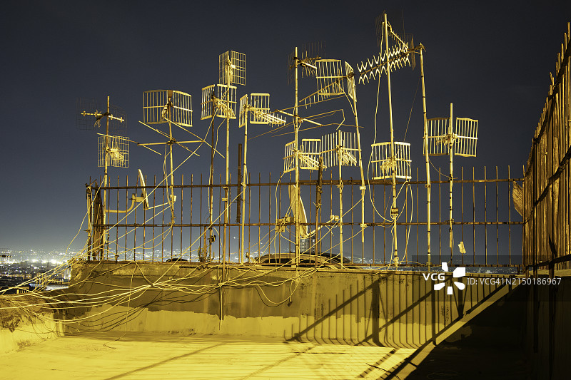 意大利那不勒斯的旧电视天线图片素材